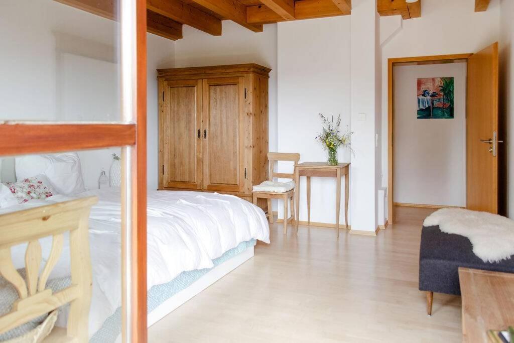 4-Zimmer-Ferienwohnung Waldbluemle Dobel Bagian luar foto