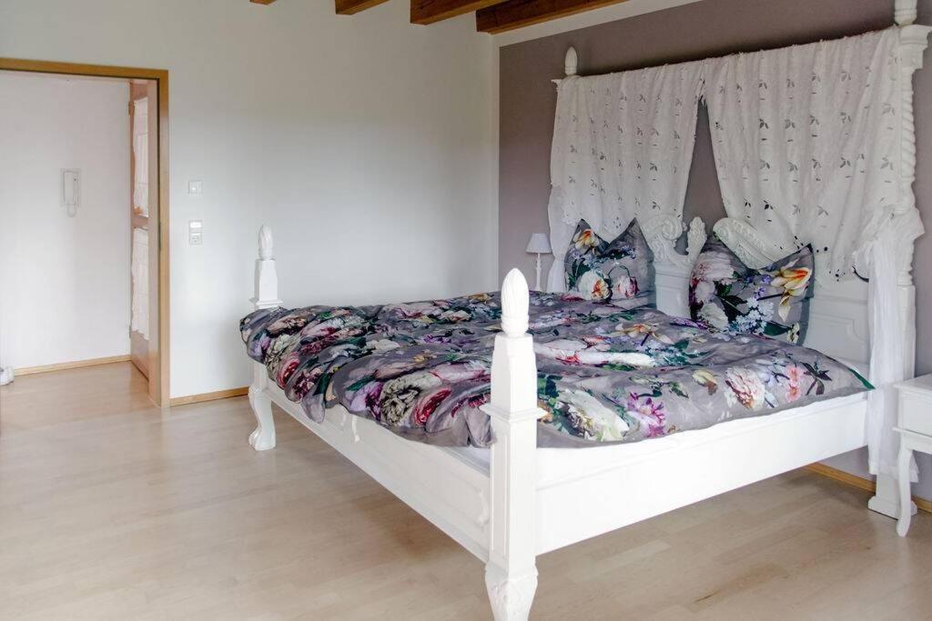 4-Zimmer-Ferienwohnung Waldbluemle Dobel Bagian luar foto