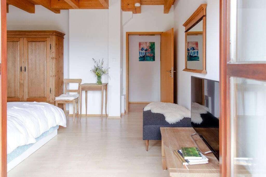 4-Zimmer-Ferienwohnung Waldbluemle Dobel Bagian luar foto