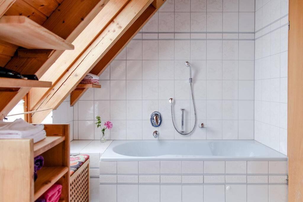 4-Zimmer-Ferienwohnung Waldbluemle Dobel Bagian luar foto
